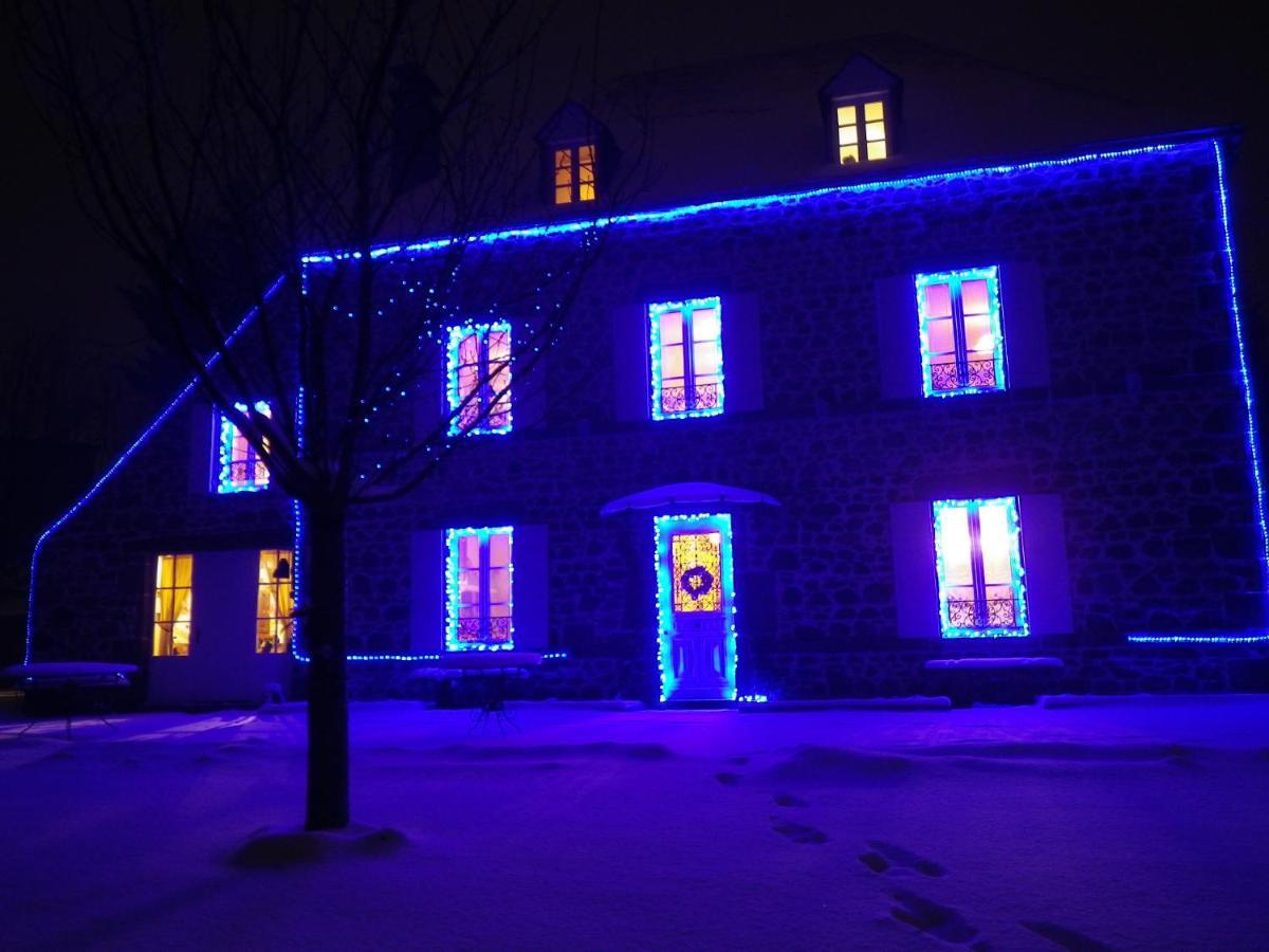 Maison D'Hotes La Nichee Rochefort-Montagne Экстерьер фото